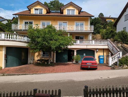 Foto - 180 qm Mietwohnung Balkon - 1.100,00&nbsp;EUR Kaltmiete, ca.&nbsp; 180,00&nbsp;m&sup2;