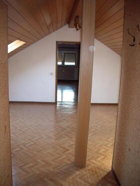 Foto - Gemütliche 2-Zimmer-Dachgeschosswohnung in Bruchköbel