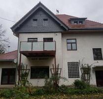 Jesberg- ruhige Lage, 100m2 4 Zi,Kü,Bad, renoviert 1.OG ,Balkon