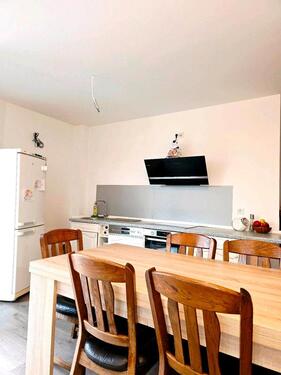 Foto - Wohnung Haus 5 Zimmer 2 etagen - 900,00&nbsp;EUR Kaltmiete, ca.&nbsp; 1.000,00&nbsp;m&sup2;