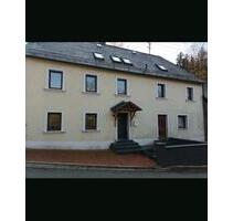 Haus in ruhiger Lage - 112.000,00 EUR Kaufpreis, in Röslau (PLZ: 95195)