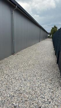 Foto - Abstellfläche Autos, ca. 3,20m Breite, ca. Platz für 15 Autos