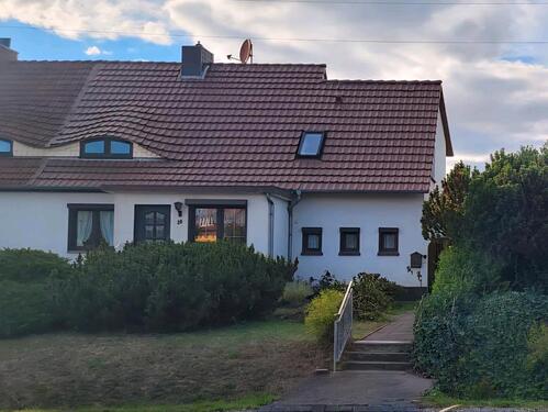 Foto - Großzügige Doppelhaushälfte mit großem Grundstück