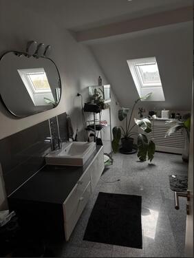 Foto - 3 Zimmer Dachgeschoßwohnung zur Miete in Köln