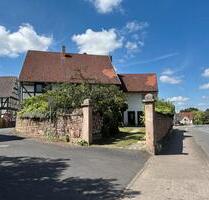 Geräumiges Wohnhaus in zentraler Lage mit reichlich Lagerfläche - Krayenberggemeinde