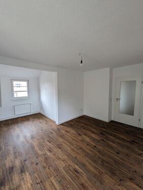 Foto - 3- Raum Wohnung ab 1. Juli - 725,00&nbsp;EUR Kaltmiete, ca.&nbsp; 65,00&nbsp;m&sup2;