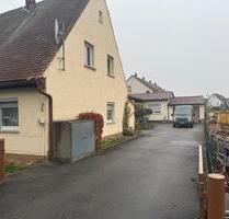 2 Wohnhäuser mit Grundstück in zentrumsnaher Lage - Schwandorf