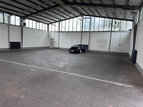 Foto - Teilfläche einer Lagerhalle c. 200 qm in Neuss Holzheim