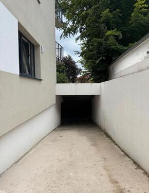 Foto - HH RAHLSTEDT Tiefgaragen Stellplatz Pkw, Motorrad, Oldtimer