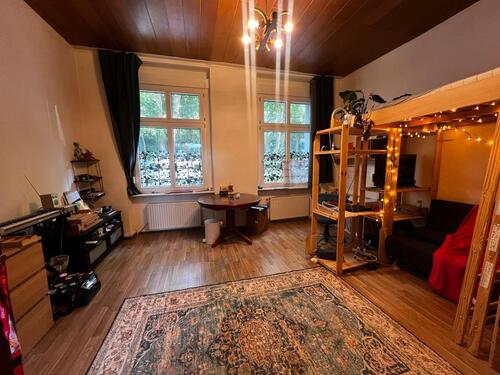 Foto - Ein Zimmer Wohnung mit separater Küche und Garten