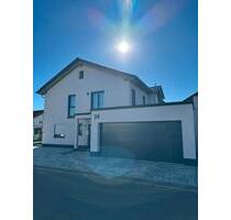 ✨ Neuwertiges Familienhaus mit PV und Wintergarten ✨ - Trossingen