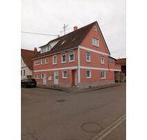 Haus mit 4 Wohneinheiten - 577.000,00 EUR Kaufpreis, in Frickenhausen (PLZ: 72636)