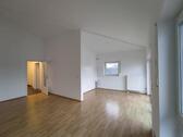 Foto - Helle 3- Zimmer Dachgeschosswohnung im Loft- Charakter mit hohen Decken und Balkon