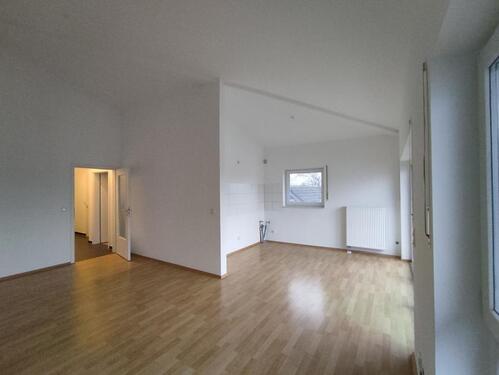 Foto - Helle 3- Zimmer Dachgeschosswohnung im Loft- Charakter mit hohen Decken und Balkon