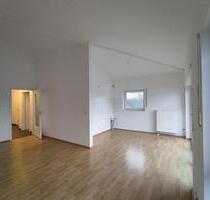 Helle 3- Zimmer Dachgeschosswohnung im Loft- Charakter mit hohen Decken und Balkon - Bielefeld Heepen