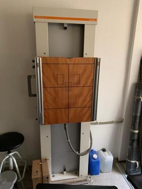 Foto - Praxisraum ca 15 qm mit Roentenbenutzung.Buckytisch zu vermieten