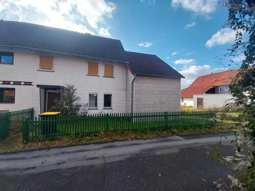 Foto - Doppelhaushälfte in ruhiger Lage - sanierungsbedürftig