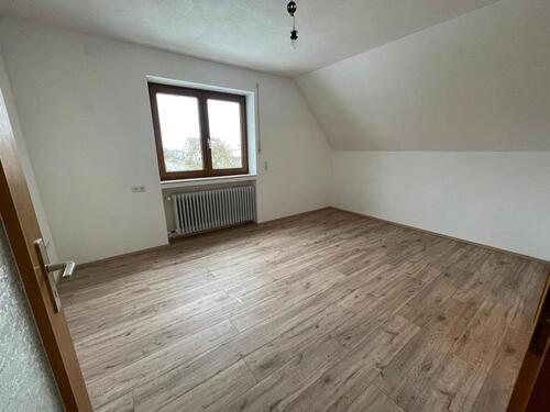 Foto - 4 Zimmer Wohnung mit Kochnische, Garten u.evtl. Garage. Kaltmiete