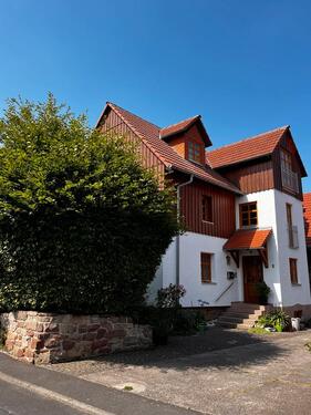 Foto - Mehrgenerationen-Anwesen mit 2 Häusern & Scheune in Nüsttal