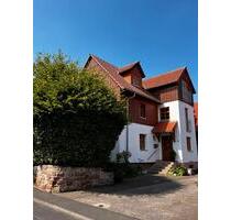 Mehrgenerationen-Anwesen mit 2 Häusern & Scheune in Nüsttal