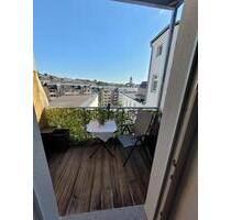 Seltenheit - hübsche 3 RW mit zwei Balkonen & Fahrstuhl - Gera