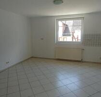 Große Wohnung - 700,00&nbsp;EUR Kaltmiete, ca.&nbsp; 110,00&nbsp;m&sup2; in Stadtoldendorf (PLZ: 37627)