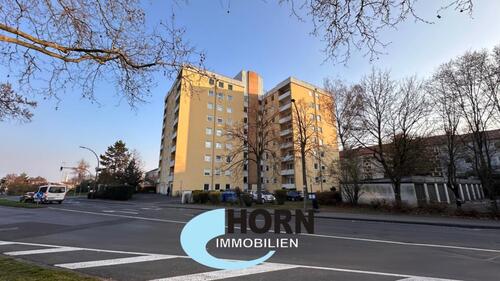 Foto - sehr gepflegte 2,5-Zimmer-Wohnung im 8.OG mit toller Aussicht, für Singles oder Paare