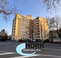 sehr gepflegte 2,5-Zimmer-Wohnung im 8.OG mit toller Aussicht, für Singles oder Paare - Schweinfurt Bellevue