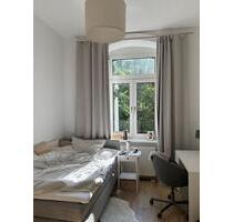 Ruhiges Frauen-WG Zimmer in Wiesbaden Mitte Ruhiges Frauen-WG Zimmer in Wiesbaden Mitte