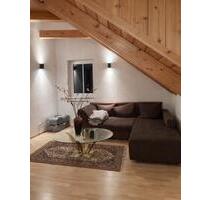 Traumhafte Dachgeschosswohnung incl. Küche und Carport - Leiblfing