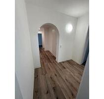 Große 4-Zimmer-Wohnung mit Balkon in Wilburgstetten - Tannhausen