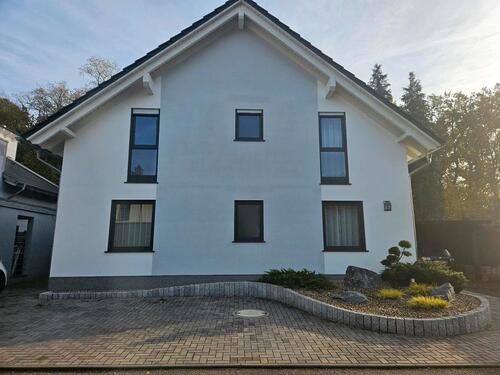 Foto - helle moderne ETW inklusive Küche und Möbel