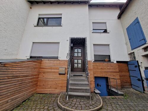 Foto - Einfamilienhaus mit Hof und Nebengebäude