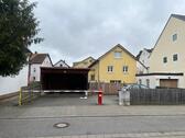 Foto - Parkplatz Aussenstellplatz mit Schranke