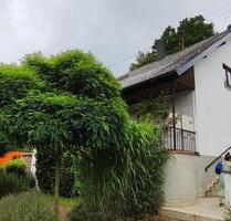 Gepflegtes 2 Familienhaus mit Garage, Parkplätzen etc. - Rehlingen-Siersburg