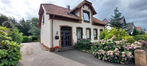Foto - Gepflegtes Einfamilienhaus in zentraler Lage von privat