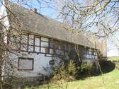 Foto - Ohne Denkmalschutz: Historisches Bauernhaus + großes Grundstück