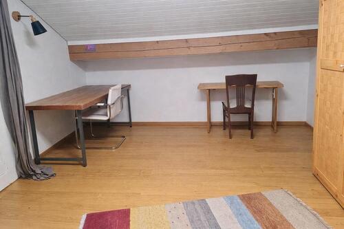 Foto - Schönes Dachzimmer mit eigenem Balkon