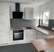 Kernsanierte 2 ZKB mit neuer Einbauküche im Erdgeschoss - Pirmasens