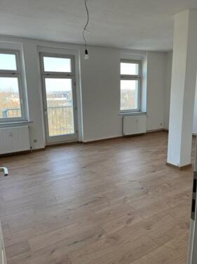 Foto - 6 Zi.-Etagenwohnung mit Balkon, 2 Bädern, Stellplatz und Garten