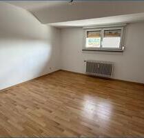 3-Zimmer Dachgeschosswohnung ohne Balkon mit großen Fensterflächen und neu gedämmten Dach! - Karlsruhe Grötzingen 3-Zimmer Dachgeschosswohnung ohne Balkon mit großen Fensterflächen und neu gedämmten Dach! - Karlsruhe Grötzingen