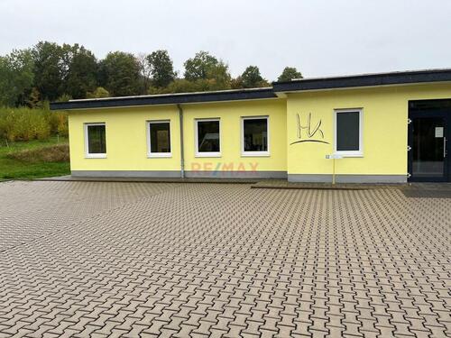 Foto - Modernes, hochwertiges Gewerbegebäude mit bester Energieeffizienzklasse A+