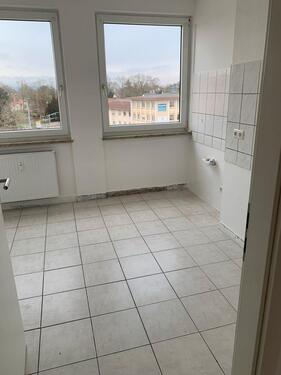 Foto - Wohnung, 3 Zimmer + Küche + Bad