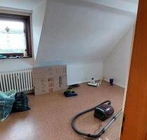 3 Zimmer, Küche,Bad, Dachgeschoss Wohnung zu vermieten - Felsberg
