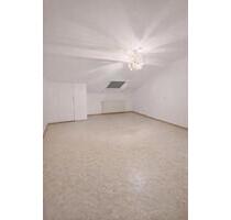 Großzügige 3-Zimmer-Wohnung ca. 120 m² - Hamm (Sieg)