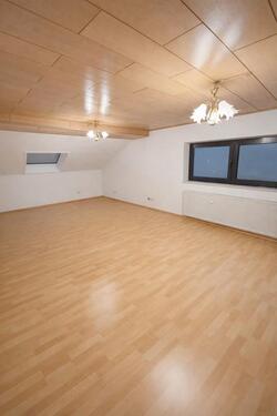 Foto - 3 Zimmer Dachgeschoßwohnung zur Miete in Hamm (Sieg)