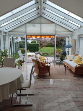 Foto - 5 Zimmer Einfamilienhaus in Schwalbach am Taunus