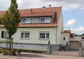Foto - Doppelhaushälfte mit 4 Zi, Terrasse, Keller und Garage