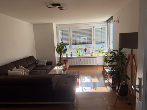 Foto - Gehobene 3,5-Zimmer Wohnung mit Süd-Balkon, EBK & Garage in Stgt
