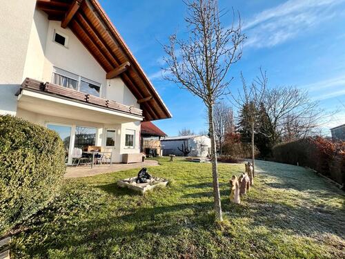 Foto - Einfamilienhaus mit separater Halle